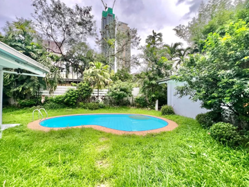 Semi Furnished Bungalow House and Lot For Lease in Urdaneta Village