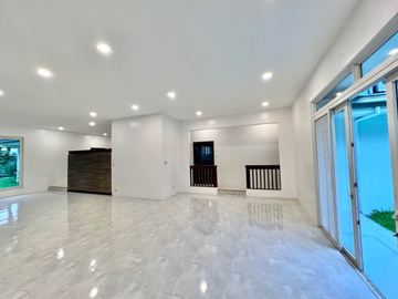 Semi Furnished Bungalow House and Lot For Lease in Urdaneta Village