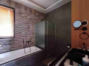 Brand New Villa Direct Accsess to Gianyar Beach