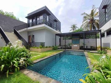 Brand New Villa Direct Accsess to Gianyar Beach