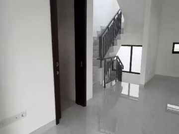 Dijual Cepat Rumah Golf Island Modern Minimalis