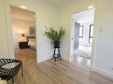 Tandang Sora Quezon City For Sale 3 Storey Townhouse 3 BR near Circle C Congressional Ave RG