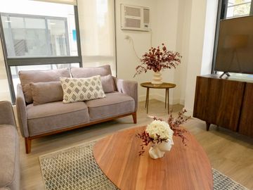 Tandang Sora Quezon City For Sale 3 Storey Townhouse 3 BR near Circle C Congressional Ave RG