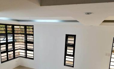 House and Lot For Sale in Windsor Heights Tagaytay Subd-MC
