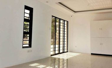 House and Lot For Sale in Windsor Heights Tagaytay Subd-MC