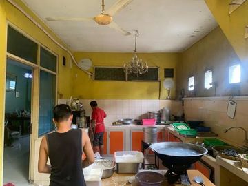 Ruko Senen Jl. Letjend Soeprapto : 3 Lt, LT 167 m2, Jln Raya, 100 m dr Stasiun Senen
