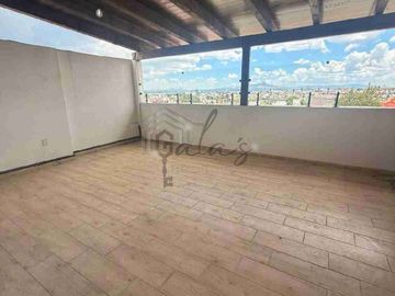 CASA TIPO TOWNHOUSE CON ROOF!