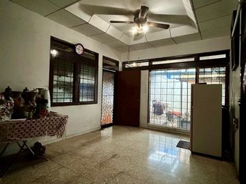 Ss.3265 - Murah !! Dijual Rumah Siap Huni 12x22,42 Jalan 2 Mobil Hadap Barat di Cipinang Elok