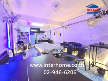 Three-story commercial building, 13 sq.wa. (approximately 212 sq.m.), located next to JJ Bar on Pattaya Central Road, Soi Chalerm Phra Kiat 11, Pattay