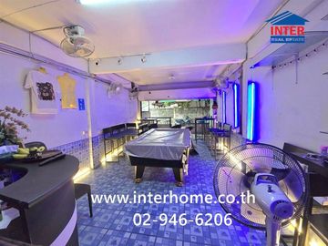 Three-story commercial building, 13 sq.wa. (approximately 212 sq.m.), located next to JJ Bar on Pattaya Central Road, Soi Chalerm Phra Kiat 11, Pattay