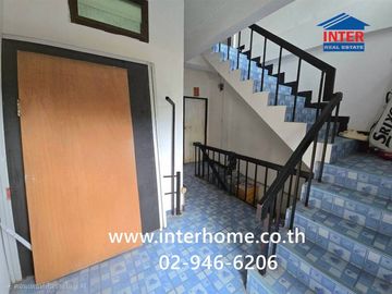 Three-story commercial building, 13 sq.wa. (approximately 212 sq.m.), located next to JJ Bar on Pattaya Central Road, Soi Chalerm Phra Kiat 11, Pattay