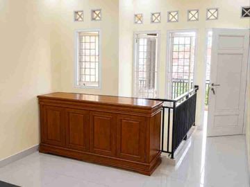 Dijual rumah siap huni di tapos, cimanggis, hanya 5 menit ke LRT Cibubur, row JL Perumahan 10 meter
