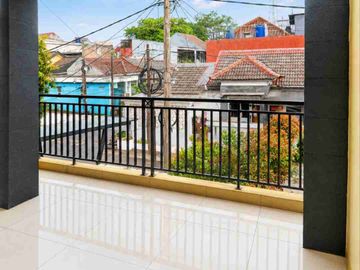 Dijual rumah siap huni di tapos, cimanggis, hanya 5 menit ke LRT Cibubur, row JL Perumahan 10 meter