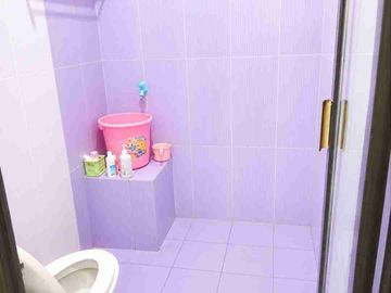 Dijual rumah siap huni di tapos, cimanggis, hanya 5 menit ke LRT Cibubur, row JL Perumahan 10 meter