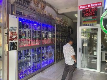 Ruko Jl Letjend Soeprapto Galur: 2.5 Lt, LT 79 m2, Pinggir Jln Raya, Sangat Murah
