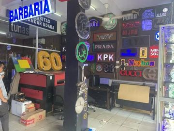Ruko Jl Letjend Soeprapto Galur: 2.5 Lt, LT 79 m2, Pinggir Jln Raya, Sangat Murah