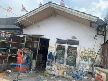 Ruko Jl Letjend Soeprapto Galur: 2.5 Lt, LT 79 m2, Pinggir Jln Raya, Sangat Murah