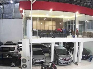 Di Jual dan Disewakan Cepat dan Murah Gudang Ex Showroom Mobil di Pinggir Jalan Raya Utama Husein Sastranegara, Jurumudi, Tangerang, Banten
