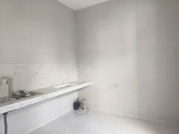 GANG TERDEPAN, BARU GRESS RUMAH GUNUNG ANYAR EMAS RUNGKUT SURABAYA TIMUR. DEKAT MEDOKAN AYU, WONOREJOMERR, TOL, UPN, Dsb (INDEN)