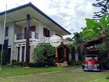 Jual Rumah Artistik Minimalis Kolonial Etnik Virginia Lagoon BSD City - Tangerang Selatan