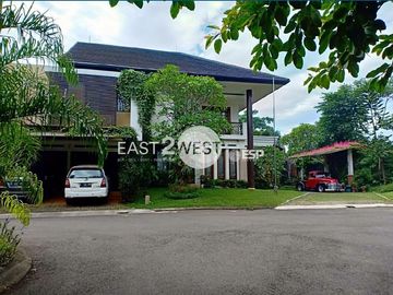 Jual Rumah Artistik Minimalis Kolonial Etnik Virginia Lagoon BSD City - Tangerang Selatan