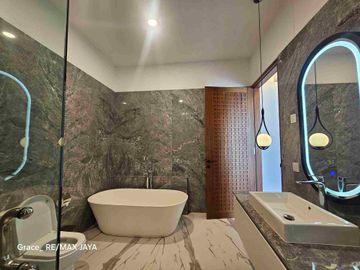 Brand New Luxury Villa di area Seminyak Kuta