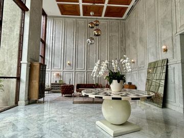 DISEWAKAN APARTEMEN SUDIRMAN SUITES 3 BR FURNISHED SUDIRMAN (ERFI - 08197740----)