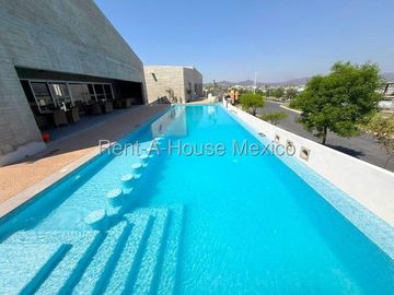 Zibatá. VENTA - Casa con amenidades y 4 recámaras con 1 en planta baja