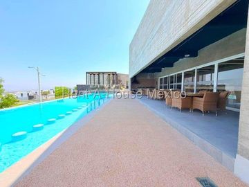 Zibatá. VENTA - Casa con amenidades y 4 recámaras con 1 en planta baja