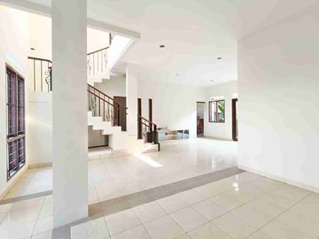 Dijual rumah siap huni lokasi strategis di Lebak Bulus
