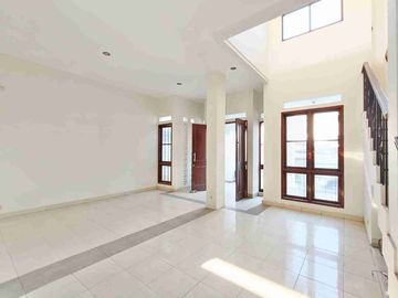 Dijual rumah siap huni lokasi strategis di Lebak Bulus