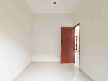 Dijual rumah siap huni lokasi strategis di Lebak Bulus