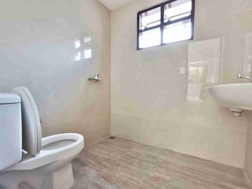 Dijual rumah siap huni lokasi strategis di Lebak Bulus