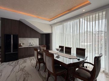 DIJUAL RUMAH TROPICAL MODERN 3 LANTAI CILANDAK 500 m² (ERFI - 08197740----)