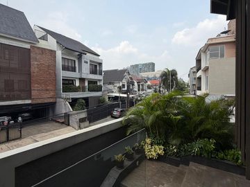 DIJUAL RUMAH TROPICAL MODERN 3 LANTAI CILANDAK 500 m² (ERFI - 08197740----)