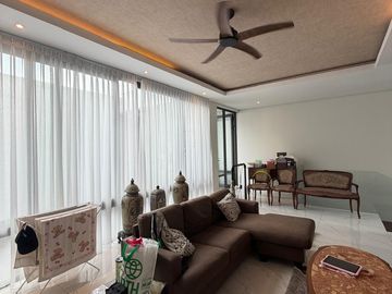 DIJUAL RUMAH TROPICAL MODERN 3 LANTAI CILANDAK 500 m² (ERFI - 08197740----)