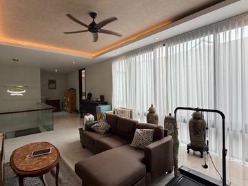 DIJUAL RUMAH TROPICAL MODERN 3 LANTAI CILANDAK 500 m² (ERFI - 08197740----)