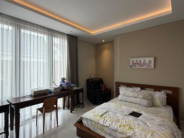 DIJUAL RUMAH TROPICAL MODERN 3 LANTAI CILANDAK 500 m² (ERFI - 08197740----)