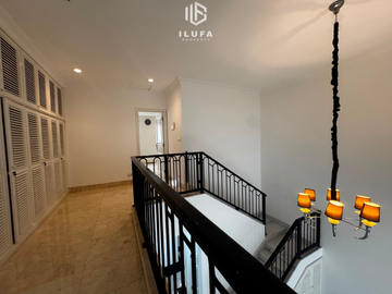 disewakan single house 3br baru renovasi lokasi strategis kebayoran baru