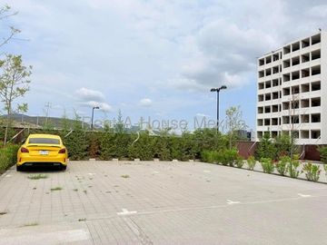 Jurica - VENTA. Departamento con 2 recámaras, área de TV, amenidades