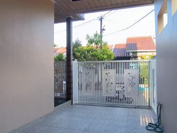 Dijual Rumah Baru Hook Simprug Poris Cipondoh Tangerang SHM Dekat Stasiun KA