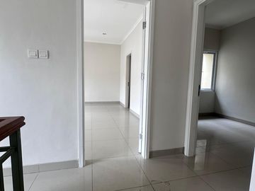 Jual Cepat BU Rumah 3 Lantai Samara Village Gading Serpong Tangerang