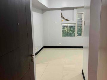 1 Br unit for Lease in Mckinley Hill, Taguig