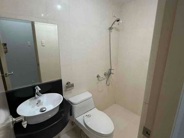 1 Br unit for Lease in Mckinley Hill, Taguig