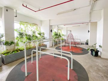 Sewa Apartemen Cozy and Best Deal Studio at Grand Kamala Lagoon