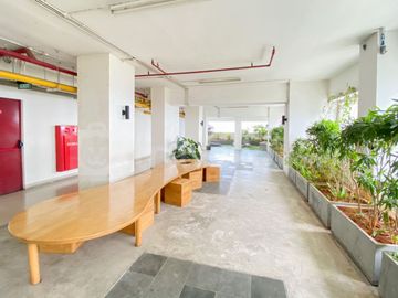 Sewa Apartemen Cozy and Best Deal Studio at Grand Kamala Lagoon