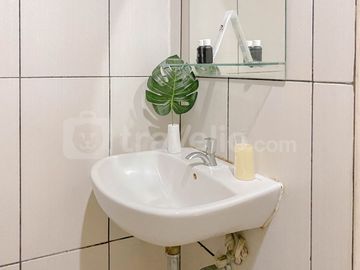Sewa Apartemen Cozy and Best Deal Studio at Grand Kamala Lagoon