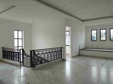DiJual Rumah Mediterania American Style Woodland Citraland