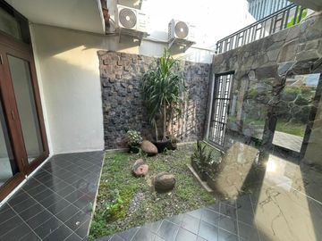 Jual Rumah Mewah Menteng SHM LT 795 m² Baru Renovasi Harga 54 M