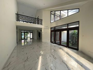 Jual Rumah Mewah Menteng SHM LT 795 m² Baru Renovasi Harga 54 M